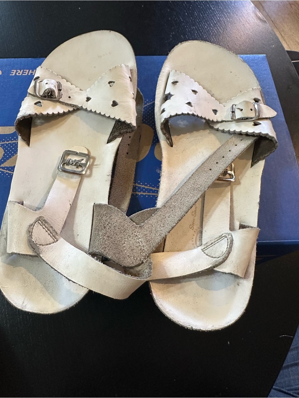 Girls white Heart Accent Buckle Sandals with Cushioned Footbed